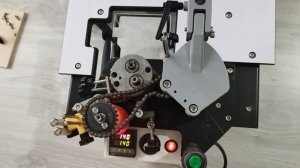 Разбираем ручной кромочник,намотало кромку на вал.