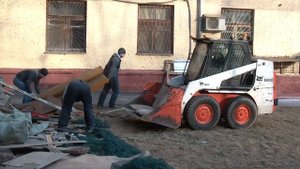 Уборка территории и Бобкэт