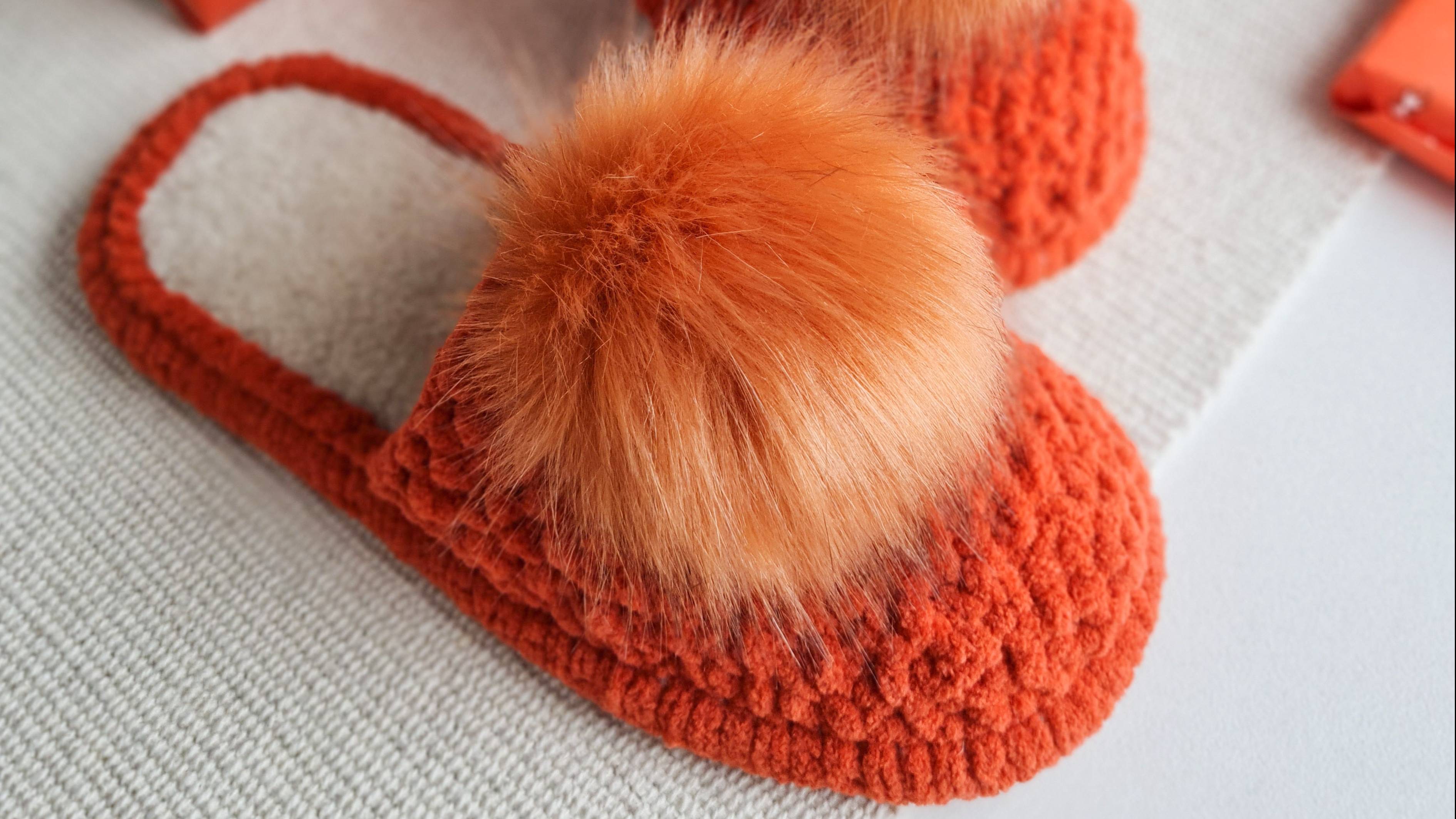 Classic: Домашние плюшевые тапочки с закрытым носиком