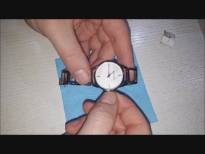 Как самим поменять батарейки в часах Санлайт