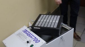 Замена фильтров на вытяжной установке "Тайфун-700"