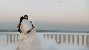 THE SUN: На берегу озера, в объятиях природы