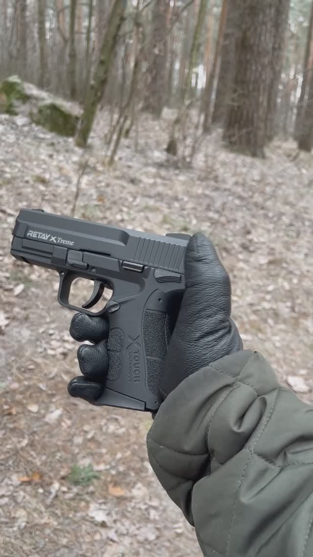 Стрельба из охолощенного пистолета Retay Xtreme смотреть онлайн