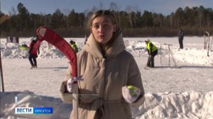 Вместо байка - клюшка и валенки. Мотоциклисты вышли на лед сразиться в хоккейном матче