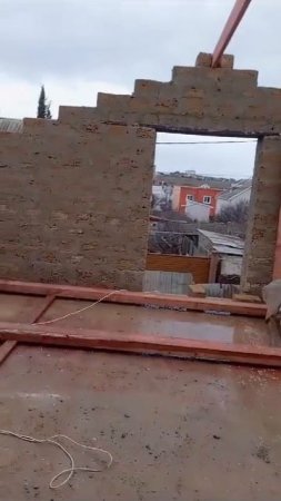 Выгнали двухэтажную коробку дома из ракушки в камень толщиной