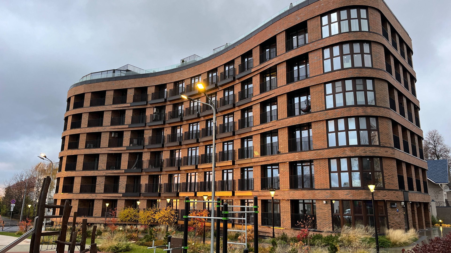 Лот в Клубном доме с видом на реку