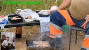 Дети Поволжья... Сироты обедают