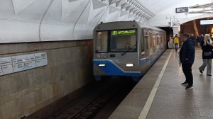 Метро Москвы | Серпуховско-тимирязевская линия |Следующая станция Тульская | Едет поезд метро