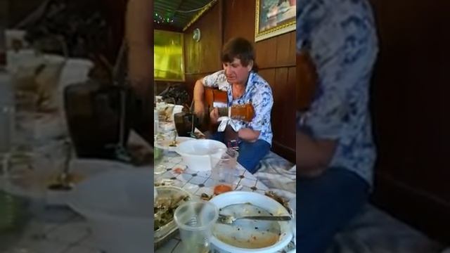 Дядька играет. Про змею смотреть онлайн