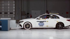 CRASH TEST: Mercedes E-Class 2025