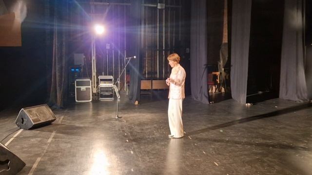 Эту песню хочется слушать снова и снова!