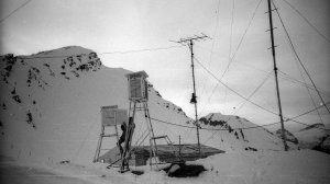 Кино 8 мм. про работу студентов-метеорологов в приэльбрусье.