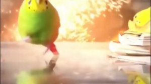 Попугай убегает от взрыва под кавер De Ja Vu от мармока (мем)