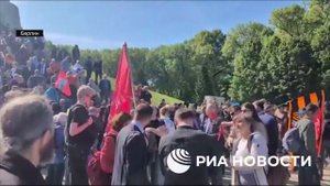Трептов-парк и Кемерово: к памятникам Воину-освободителю возложили цветы
