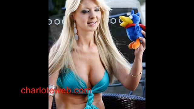 Tara Reid смотреть онлайн