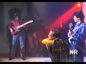 "Верю и жду" - компьютерный дуэт "Электронный Мальчик"