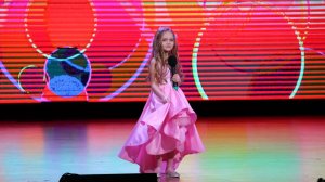 "Песня о доброте" Ксения Немцева 6 лет, 
руководитель Злотова Вера Евгеньевна