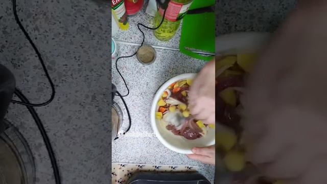 Куриная печень с овощами