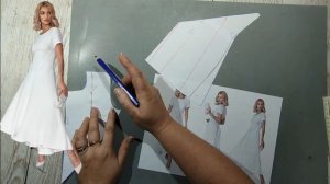 Моделирование. Платье с фигурным вырезом и широкой юбкой. Выкройка № 1608.