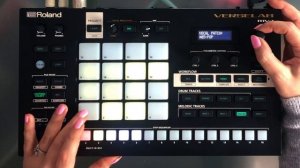 Roland MV1 VerseLab All About Vocals: Edit, Arrange, Sample, Record, Add FX, Mute, Copy, Trim + Mor