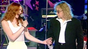 Анастасия Максимова доказывает, что "становится ближе" к вам - С КАЖДЫМ ШАГОМ 👍 или 👎