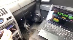 Белая Priora Quartz Car Audio предварительные настройки, подсказки, первые цифры.