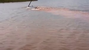 проехал под водой 😀😀