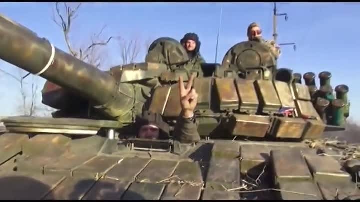 «Сотни ребят, сотни наших ребят снова идут через пламя»  в поддержку бойцов Армии России ВИДЕО   Рус смотреть онлайн