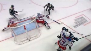 Rangers' Jonathan Quick Makes Sprawling Saves to Rob Two Blue Jackets Forwards