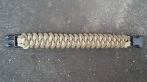 Браслет из паракорда Shark Jaw (Челюсть Акулы) с фастексом   застёжка Mad Max(360P)