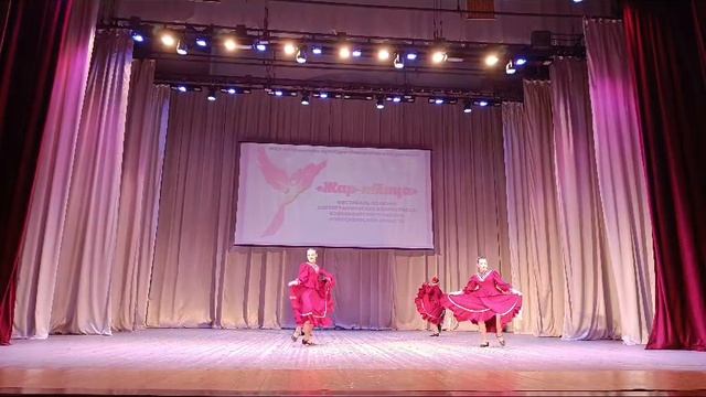 "На мне юбочка с оборочкой" смотреть онлайн