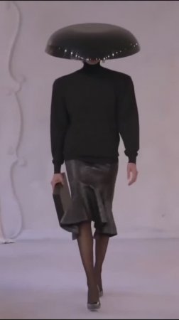 Balenciaga: возрождение кутюра