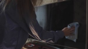 🔞 SPECIAL DETAIL_ How to clean your TV with Tina.