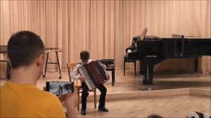 Укр.нар.песня. Ой, ходила девчина. Исп. Соловьев Григорий, 3 класс