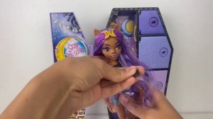 Reviewing And Unboxing The NEW Monster High Skulltimate Secrets Fearidescent Clawdeen Doll