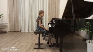 Новикова Дарья 10 лет
1. И.С.Бах  Маленькая прелюдия Фа мажор
2. П.И.Чайковский  «Песня жаворонка»