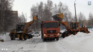 Очистка дворов и улиц Лангепаса от снега. 2025.02.11