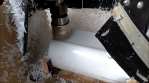 Зачем нужен мощный шпиндель?: Обработка полиацеталя...