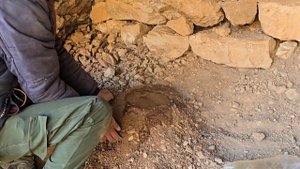 Превратил пещеру в теплое и уютное убежище для выживания, кемпинг для любителей