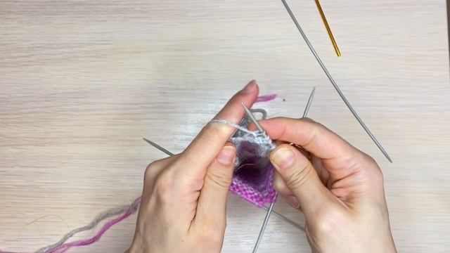 Красивые детские носочки спицами #вязание #вязаниеспицами #своимируками #носкиспицами