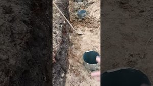 Закопал фундамент в землю. Бурение под сваи. Установка обсадной трубы.