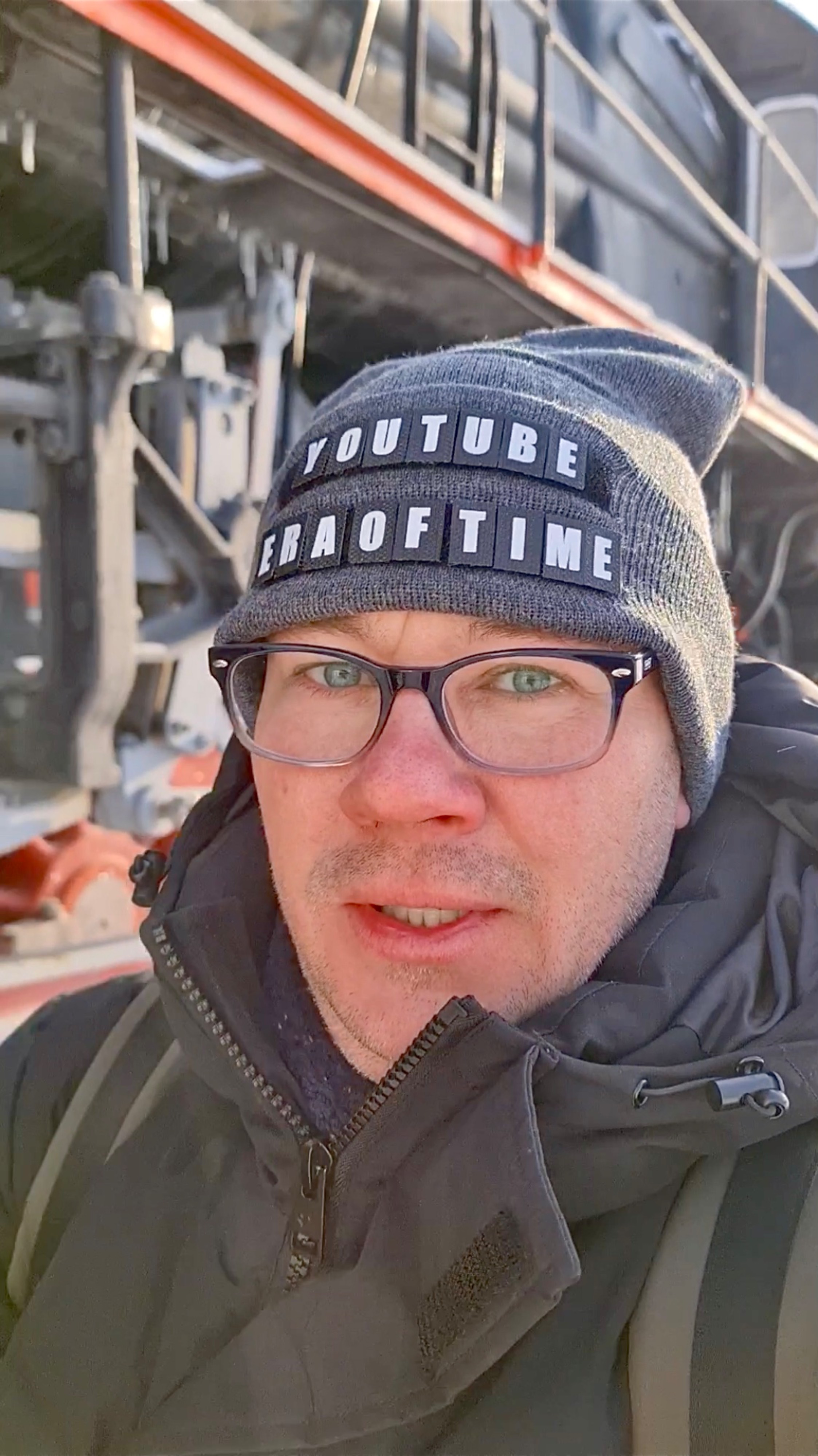 Паровоз на станции Ладожское озеро [Дорога Жизни] - Эпоха Времени