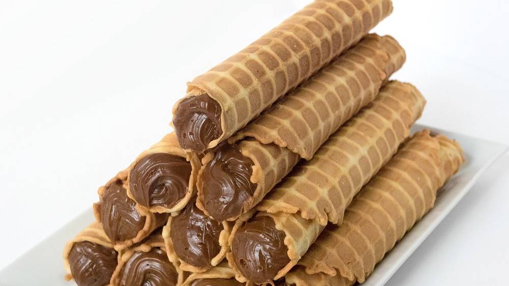 Трубочки с вареной сгущенкой и белковым кремом смотреть онлайн