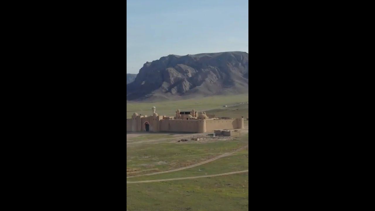 Вы должны увидеть эту локацию! В город кочевников на максискутере.