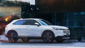 Отличная альтернатива «китайцам» по доступной цене: в РФ продается кроссовер Honda Vezel 2025