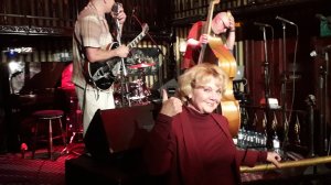 Санкт-Петербург. Куда пойти потанцевать и вкусно поесть. Джаз-ресторан Дуглас.