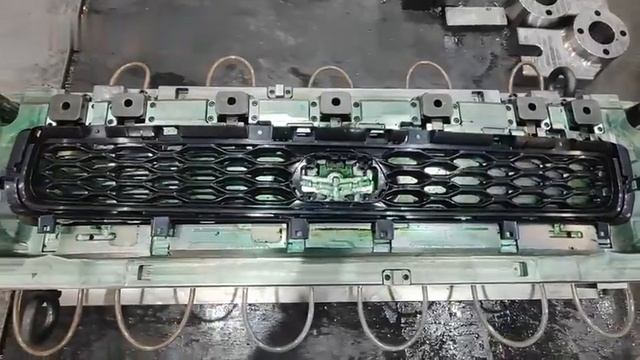 Пресс-форма для детали автомобиля