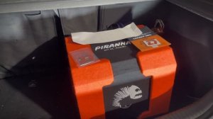 @dl_audio_official установка активного сабвуфера Piranha Twin в Хендай Солярис