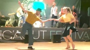 BOOGIE WOOGIE IMPROV  Sondre  Tanya dancing to the Brandy Snaps. Танцы