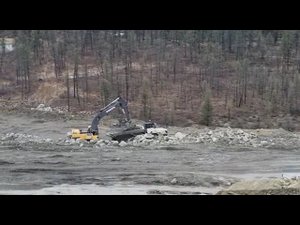 Загрузка самосвалов Rokbak на Эльге